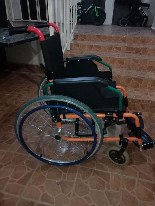 Прдам новую инвалидную коляску