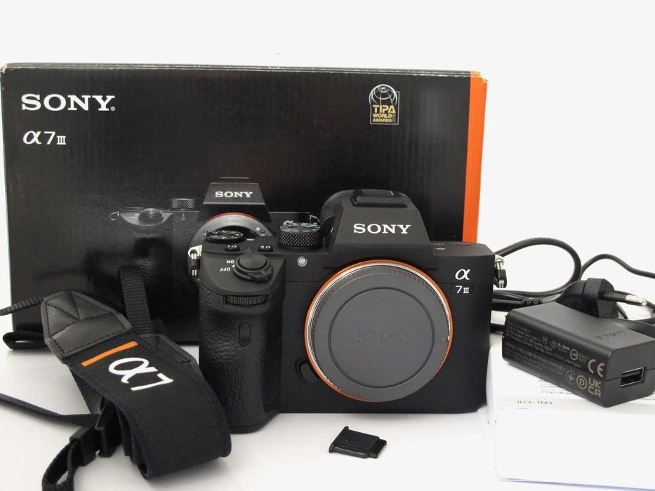 Sony A7III тяло , много запазен - 21000 кадъра.