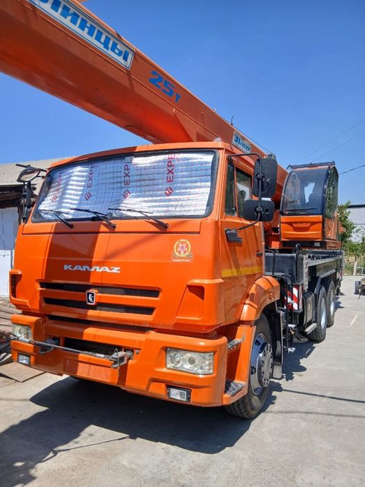 Avto kran sotiladi 25T KAMAZ