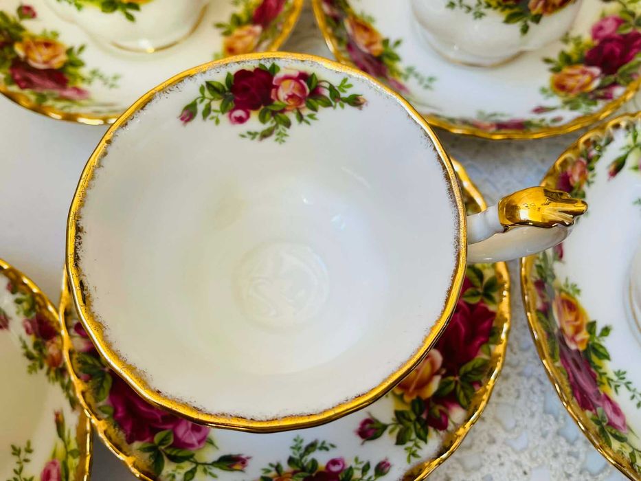 ROYAL ALBERT красив двоен сет от костен порцелан от Англия