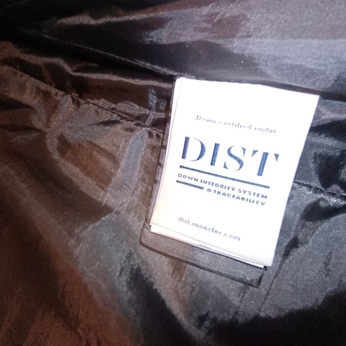 Geaca de dama lungă  moncler originala Nr 4(M-L)