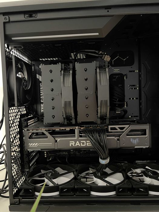 PC Gaming Ryzen 7 9800X3D + RX 9070 XT 16GB + 64GB DDR5