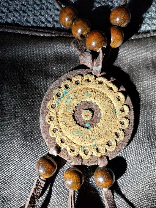 Велурен елек от естествен велур + подарък - колие