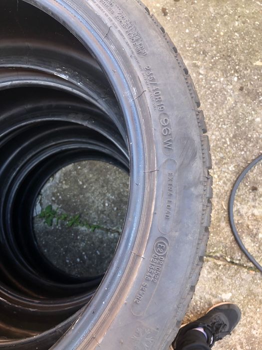 Anvelope de iarna Michelin 235/40R19