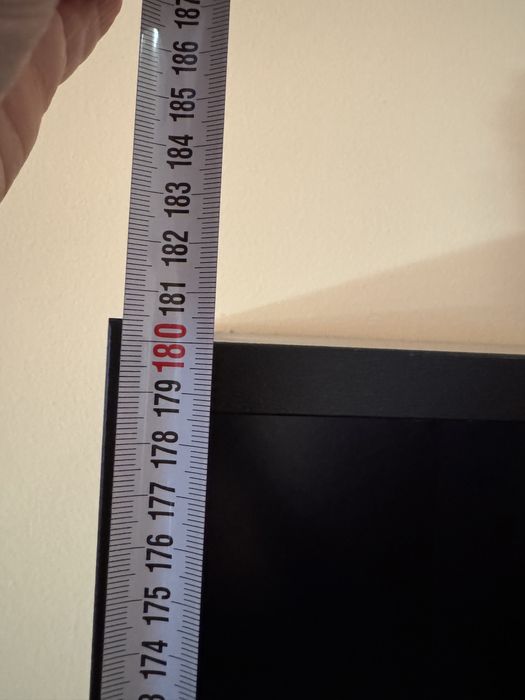 Черна Библиотека - Икеа