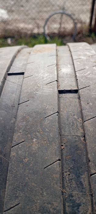 Два броя Гуми 255/40/19 Michelin