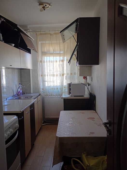 Vand apartament  cu 2 camere Deva