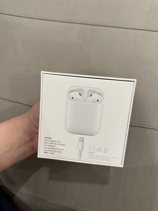 Продам наушники AirPods