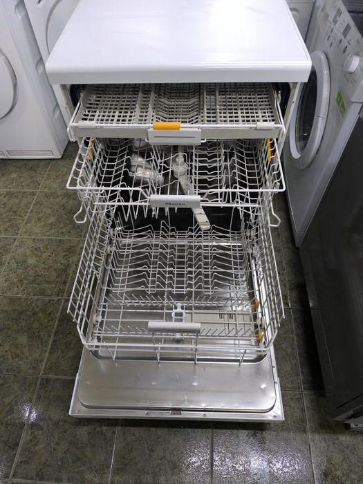 Съдомиялна Miele G 6300 SC - Свободностояща