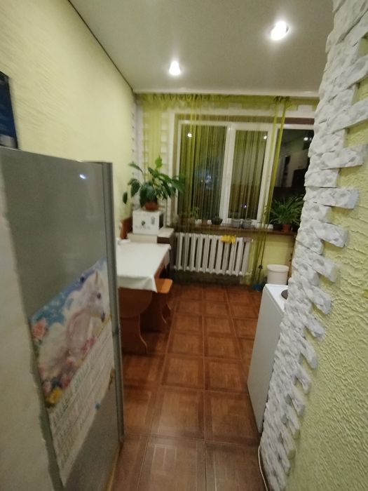 Продается двух. ком. квартира.