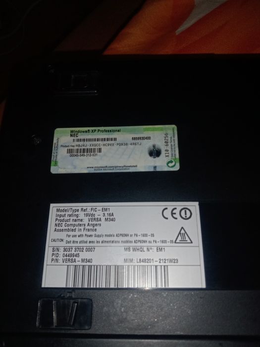 Laptop Neo , procesor Intel 1,8 GHz, 1 gb ram functional