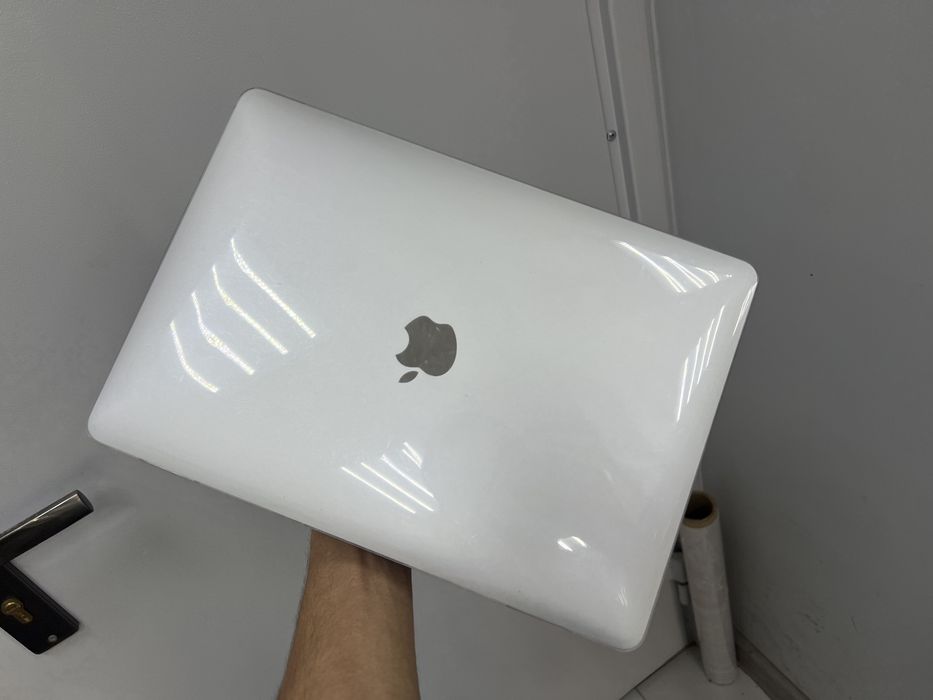 MacBook air 13(2020) M1 (p25)