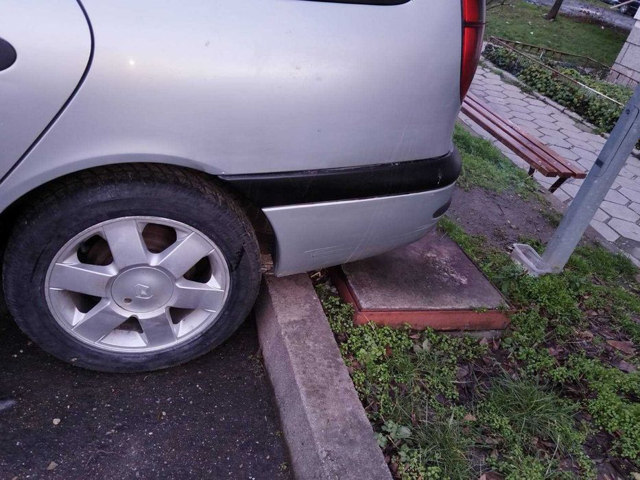 Рено лагуна 1,9 dti комби обслужено Винетка 6 2026 и гражданска