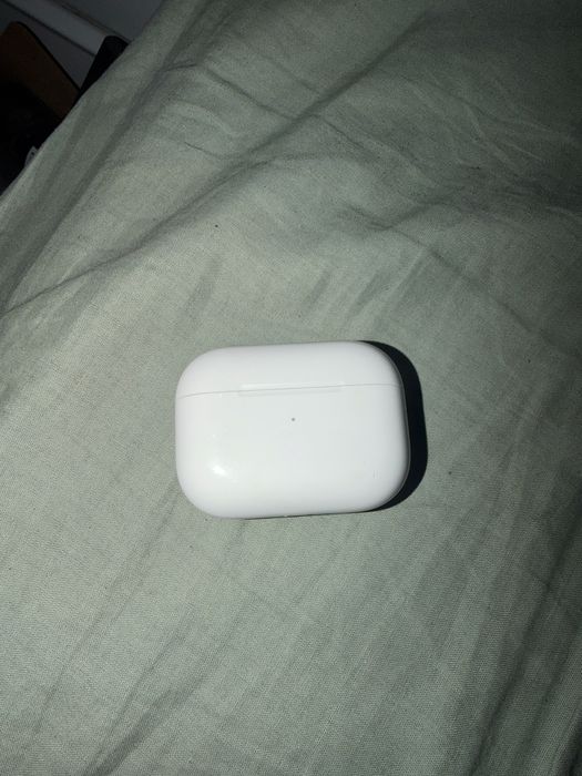 Air pods pro fuctioneaza impecabil