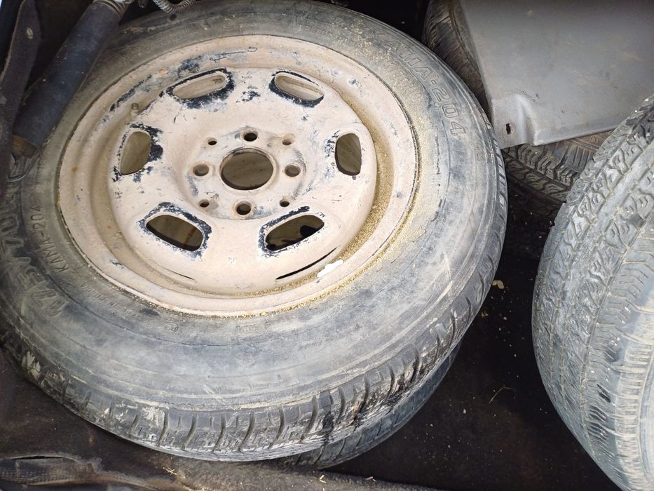 Продам 5 шин с дисками 175/70/R13