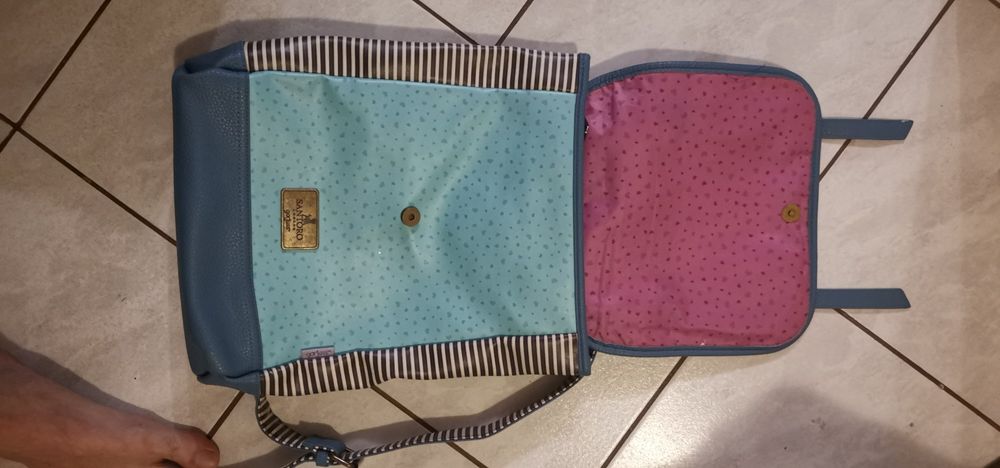 Ghiozdan si poarta set deosebit