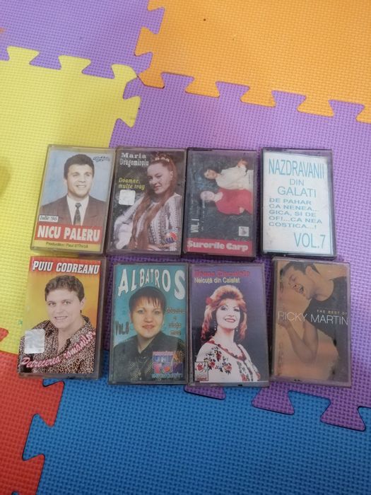 Coperți casete cu carcase