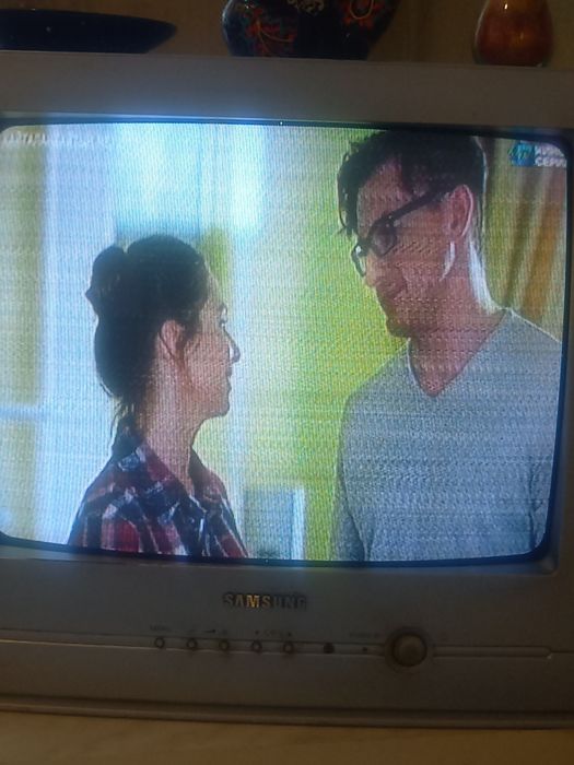 Отдам даром телевизор маленький