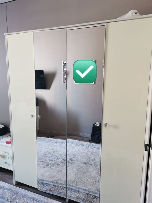 Продается вместительный шкаф.