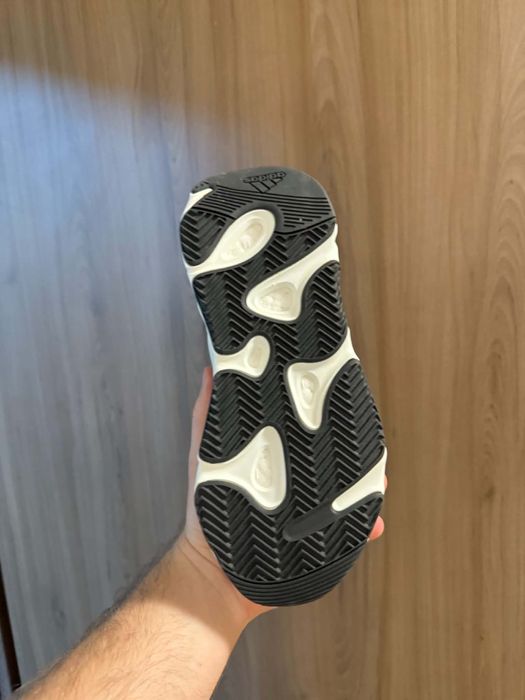 Yeezy 700 Analog 38 2/3