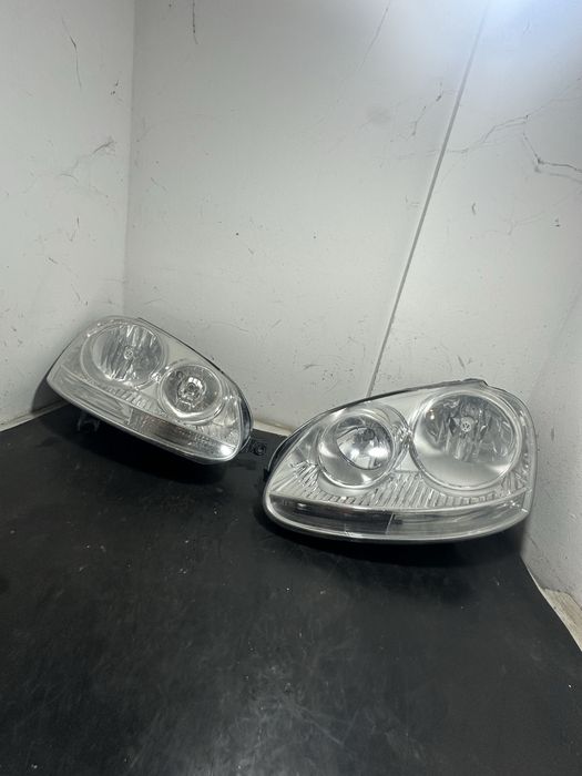 Far stanga far Volkswagen Vw Jetta Golf 5