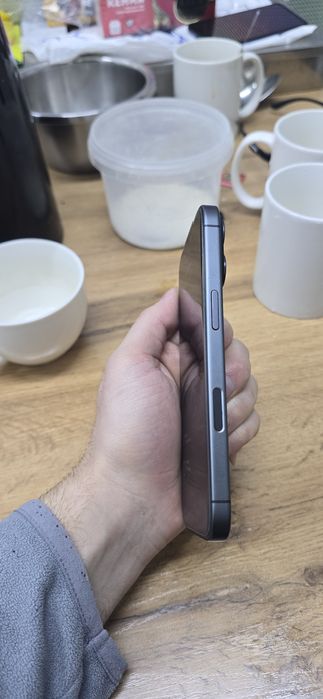 Продам Iphone 17