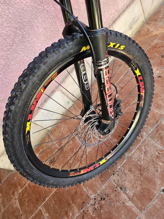Schimb bicicleta downhill