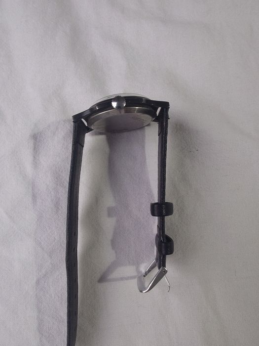 Победа NOS, нов съветски механичен часовник, с ръчно навиване.