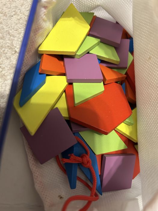 Puzzle de lemn Tangram si Pixel