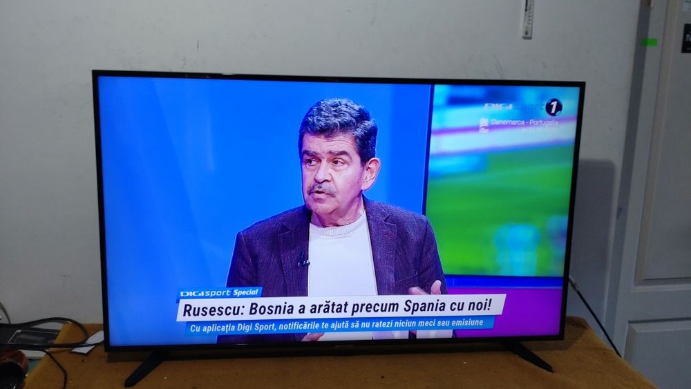 Televizor led ultra subțire 4K UHD Smart Samsung 130 cm WiFi