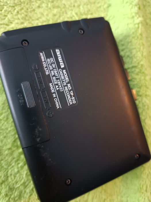 Reportofon Aiwa cu difuzor incorporat