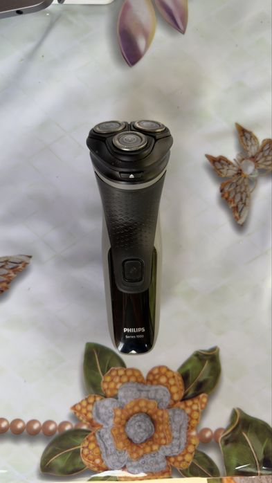Электробритва Philips series 1000