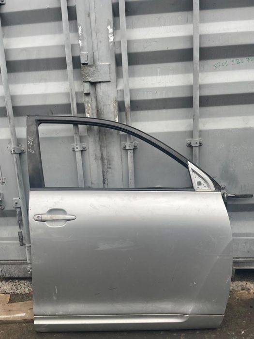 Двери камри 50