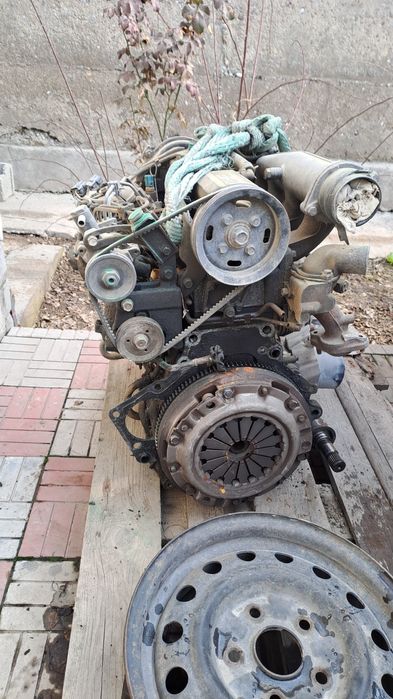 Продам Мазда 626 по запчастям