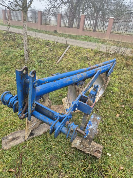 Vând plug pp4 mai multe detalii in privat