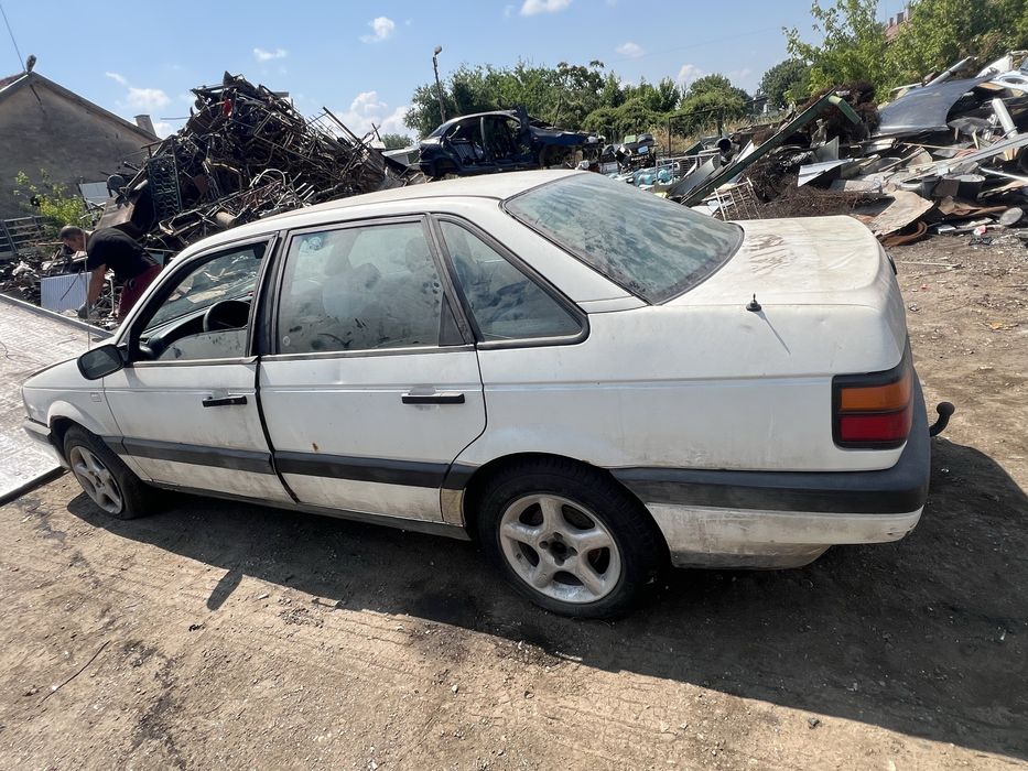 Volkswagen Passat 2 1.8 НА ЧАСТИ