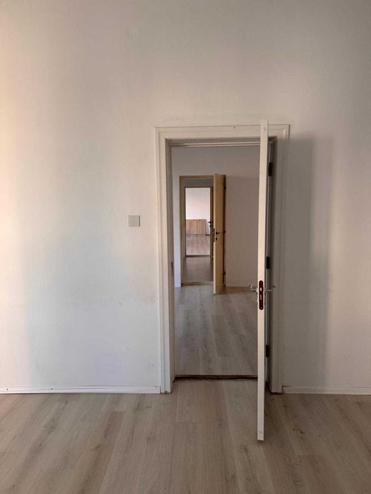 Cladire cu birouri 584MP + parcare 272MP