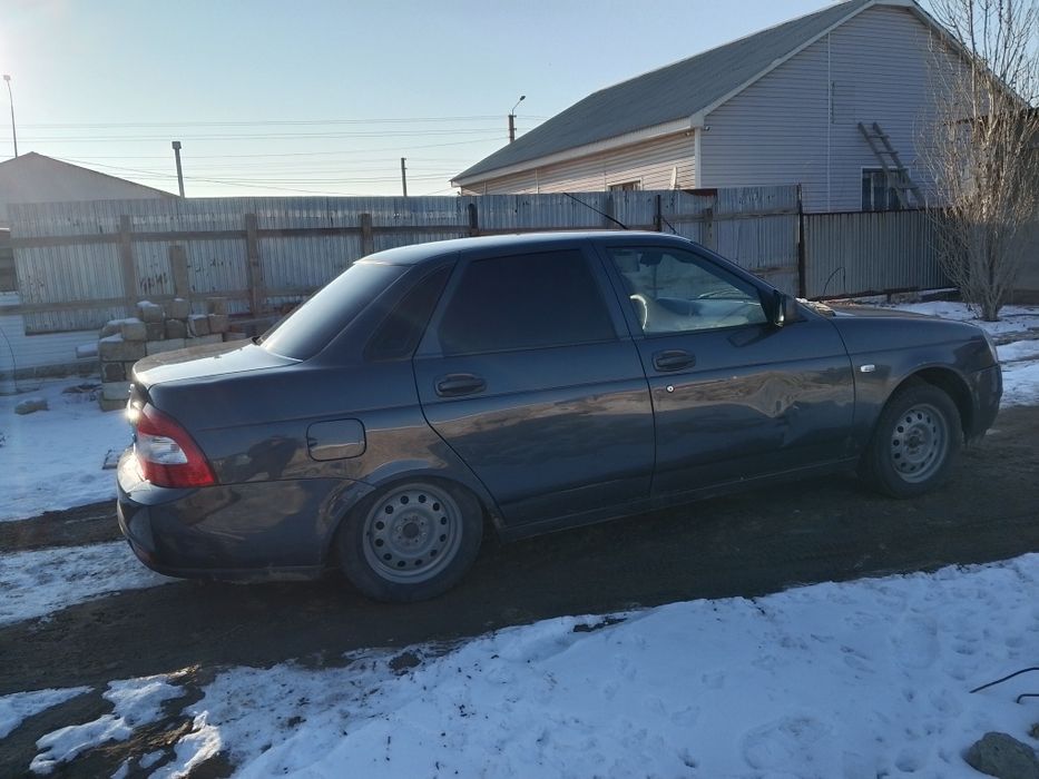 Приора автомобиль