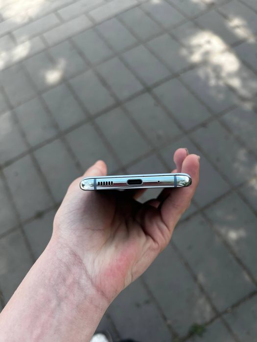 Обменяю Samsung galaxy S20 128