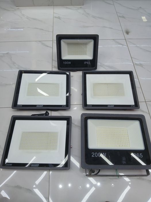 Продаётся Прожекторы