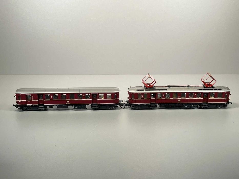 Macheta Roco automotor si vagon BR 485 scara HO 1 / 87