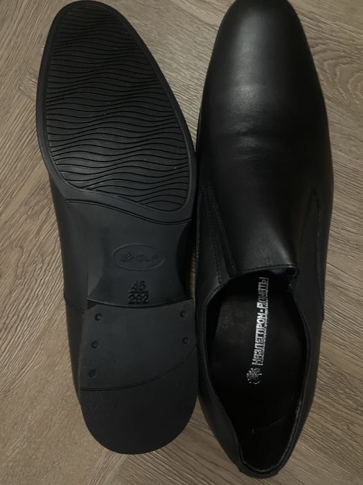 Туфли 45 размера новые.