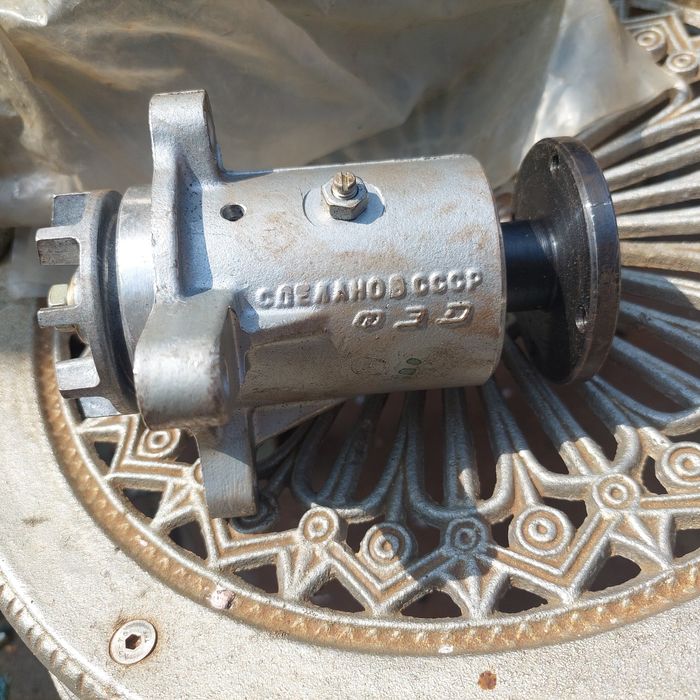 водна помпа за москвич