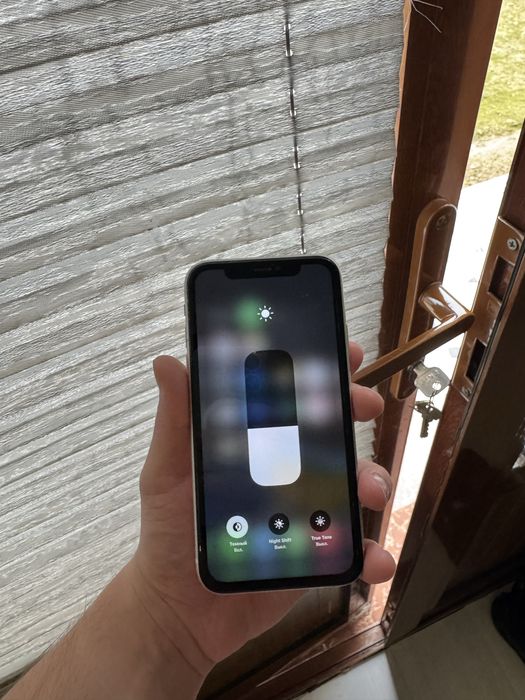 Iphone 11 128 karobkasi bor.