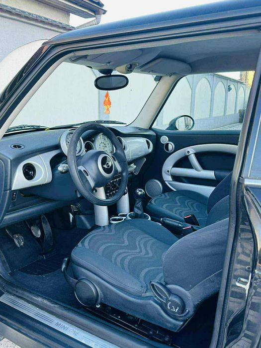 Vând mini sau schimb cu ceva mai mare