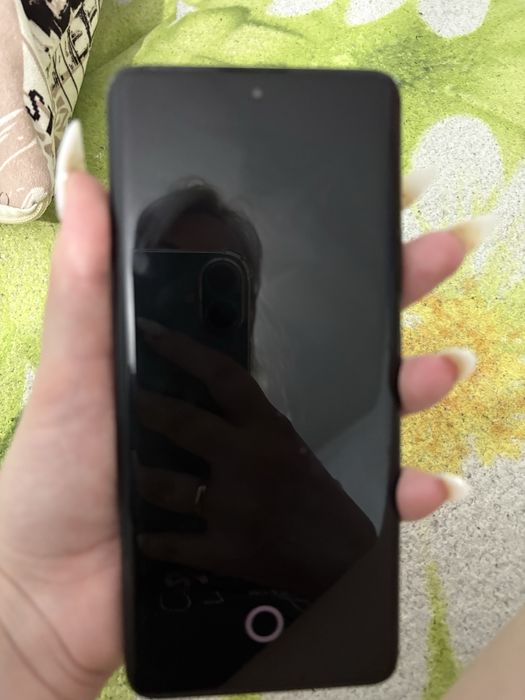 Стильный смартфон Redmi Note 13 Pro+