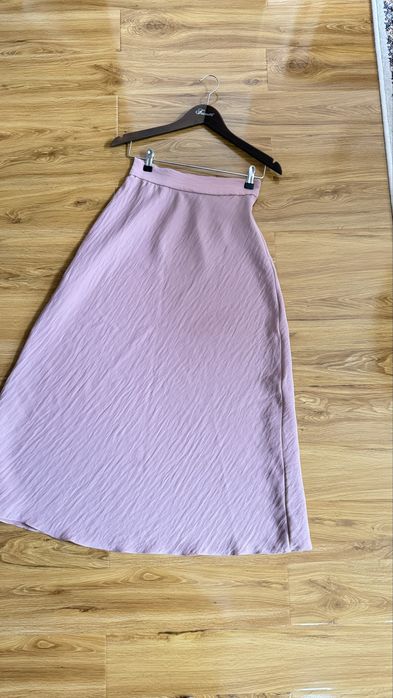 Юбки сатиновые макси