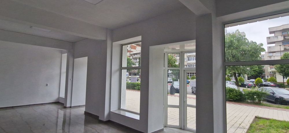 Spațiu de vanzare