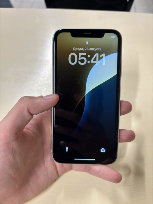 продам iPhone 11