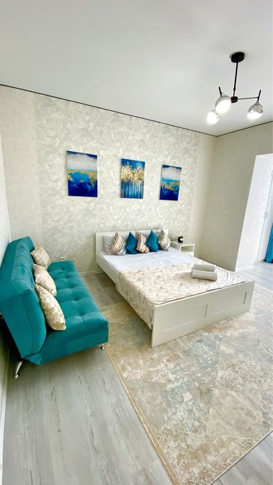 сдам 1 ком посуточно